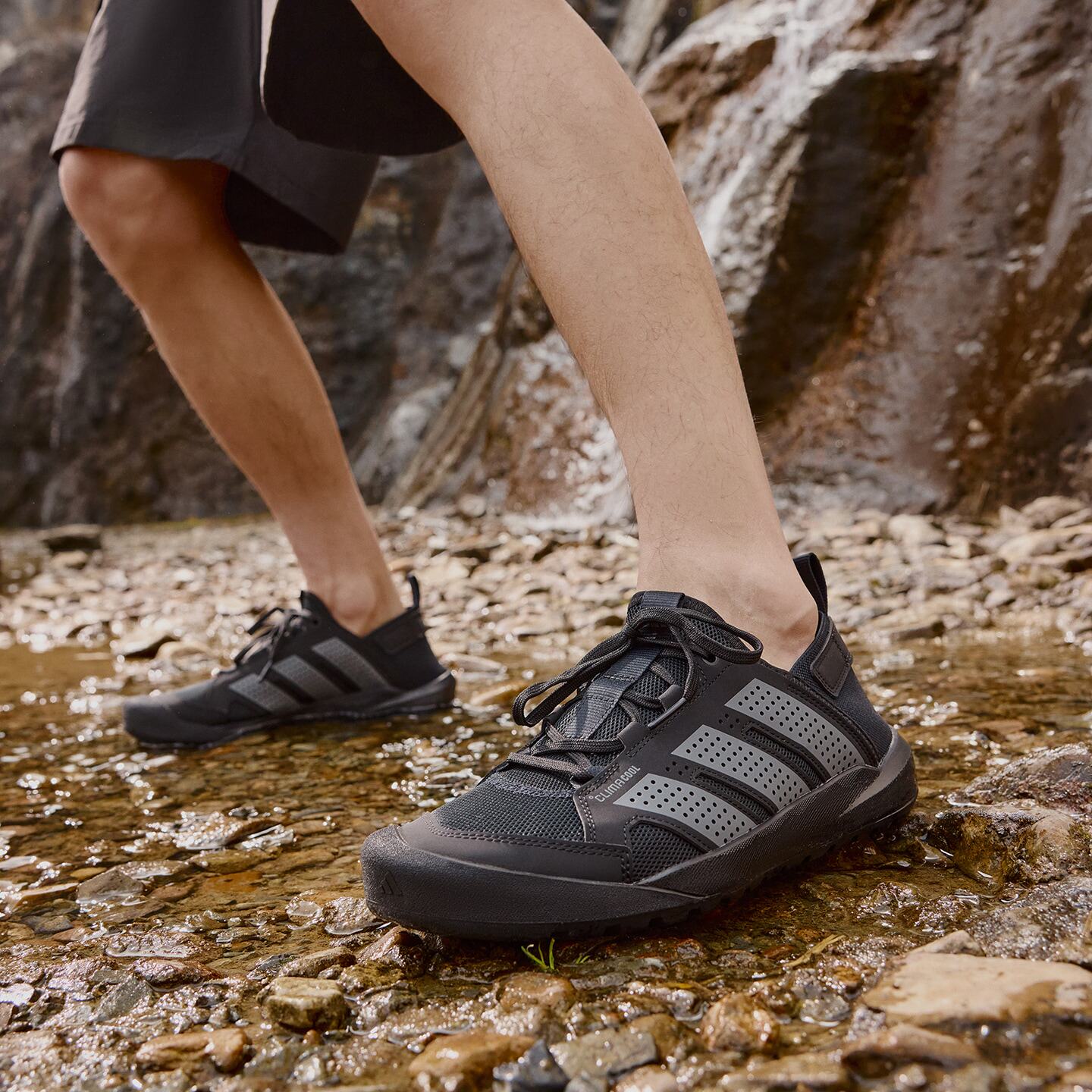 阿迪达斯男鞋DAROGA 25 户外排水溯溪鞋HQ9170