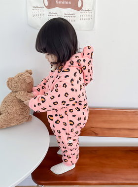 夹棉爬服洋气婴儿连体衣冬季