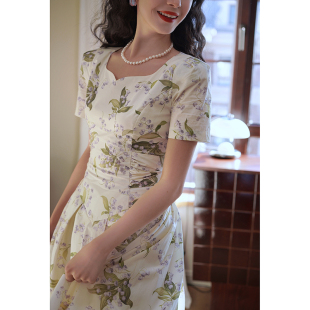 Chings 优雅气质小垫肩A字大摆裙 复古宽腰带紫色铃兰印花连衣裙