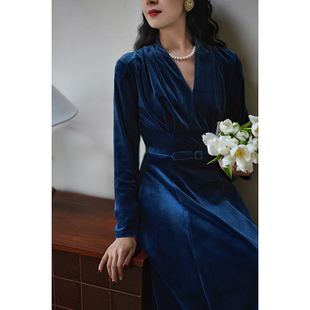 Chings法式 高腰梨形身材显瘦优雅内搭裙 复古v领褶皱丝绒连衣裙女