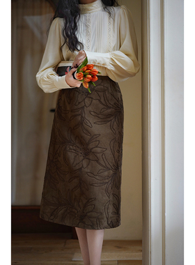 Chings复古麂皮绒立体刺绣花朵咖色半身裙 仿皮A字显瘦高腰过膝裙