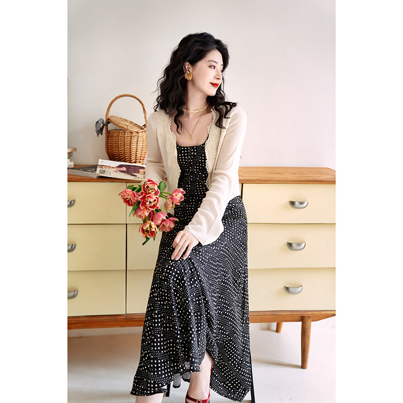 青的衣橱法式V领蕾丝边短开衫羊毛混纺微喇长袖 薄针织空调防晒衫