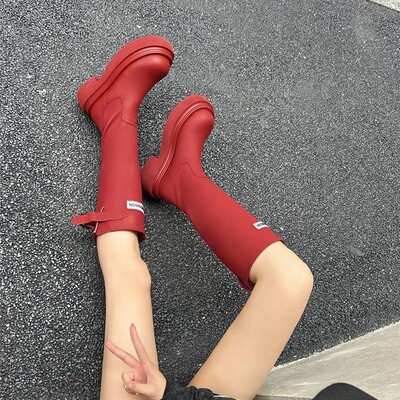 女靴子红色雨靴女2026新款圆头休闲厚底高筒骑士靴不过膝长筒靴女