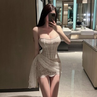 纯欲性感蕾丝露背抹胸连衣裙女夏季白色辣妹修身束腰包臀礼服短裙