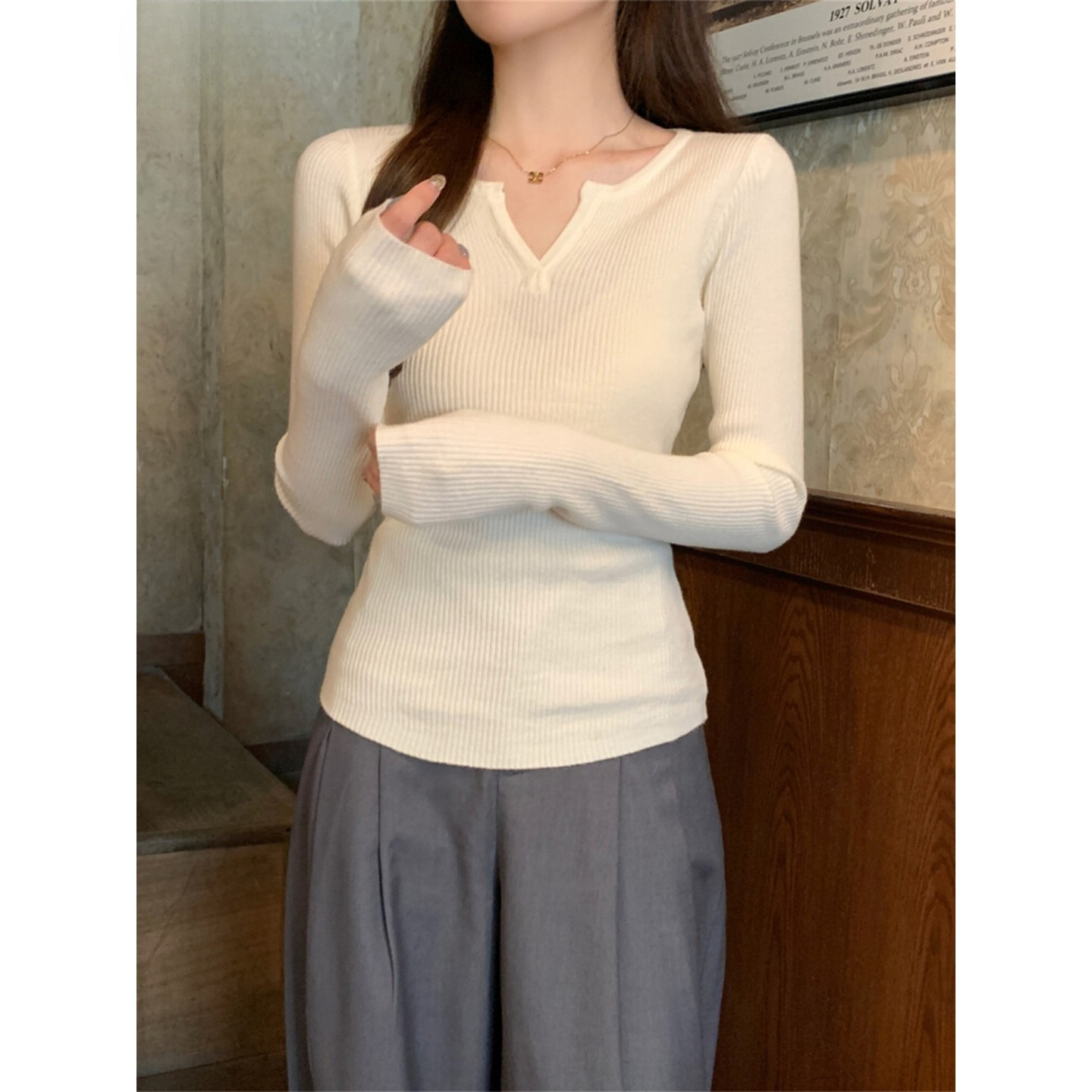 法式miu系针织打底衫女士秋冬季v领高级绝美修身内搭毛衣长袖上衣