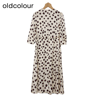 oldcolour碎花连衣裙春季新款V领收腰气质通勤长裙女P12103409