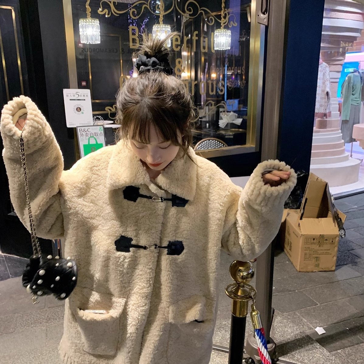 日系复古翻领羊羔绒外套女冬季新款小个子宽松百搭加厚毛茸茸大衣