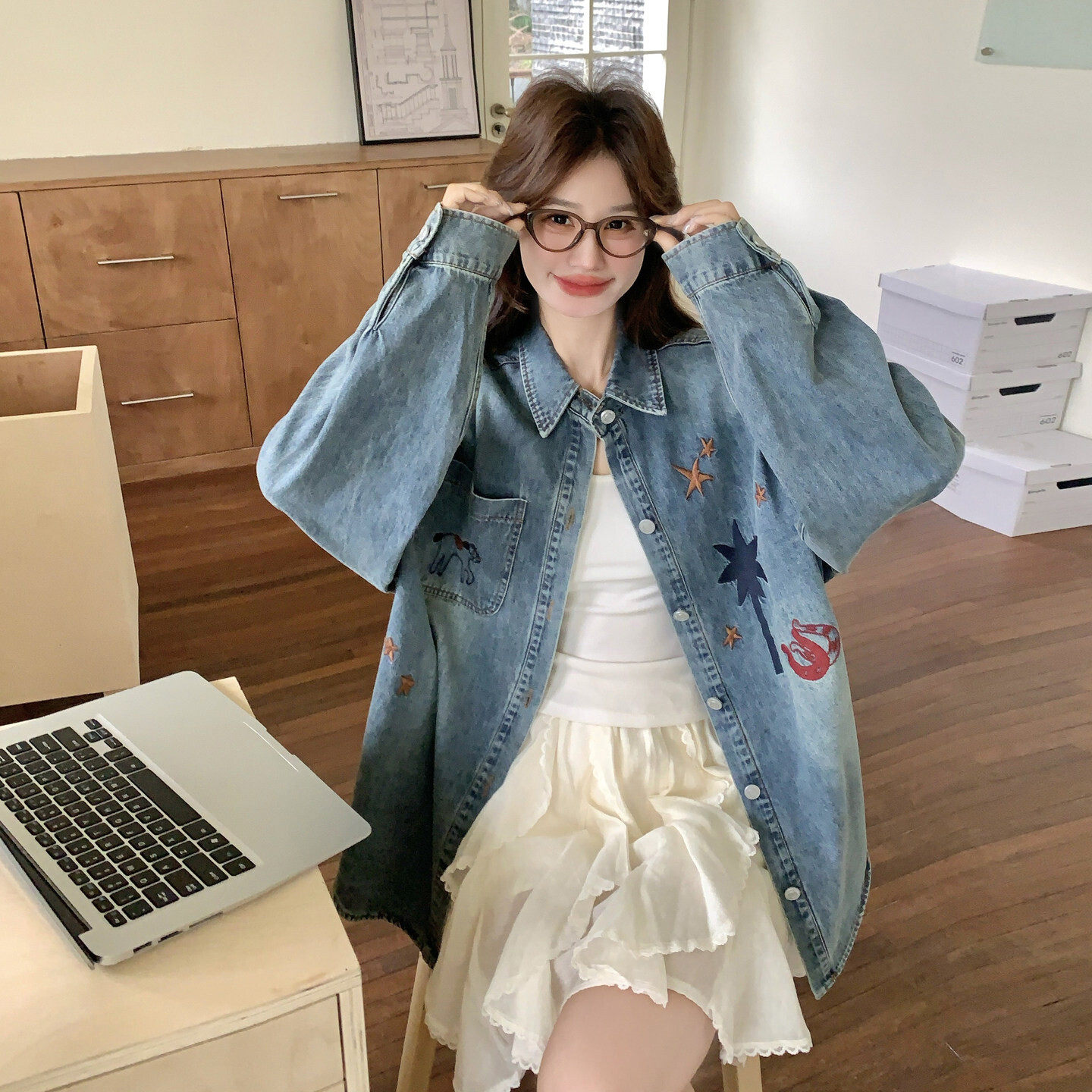 韩版刺绣牛仔休闲衬衫女2026春新款设计感减龄宽松百搭上衣