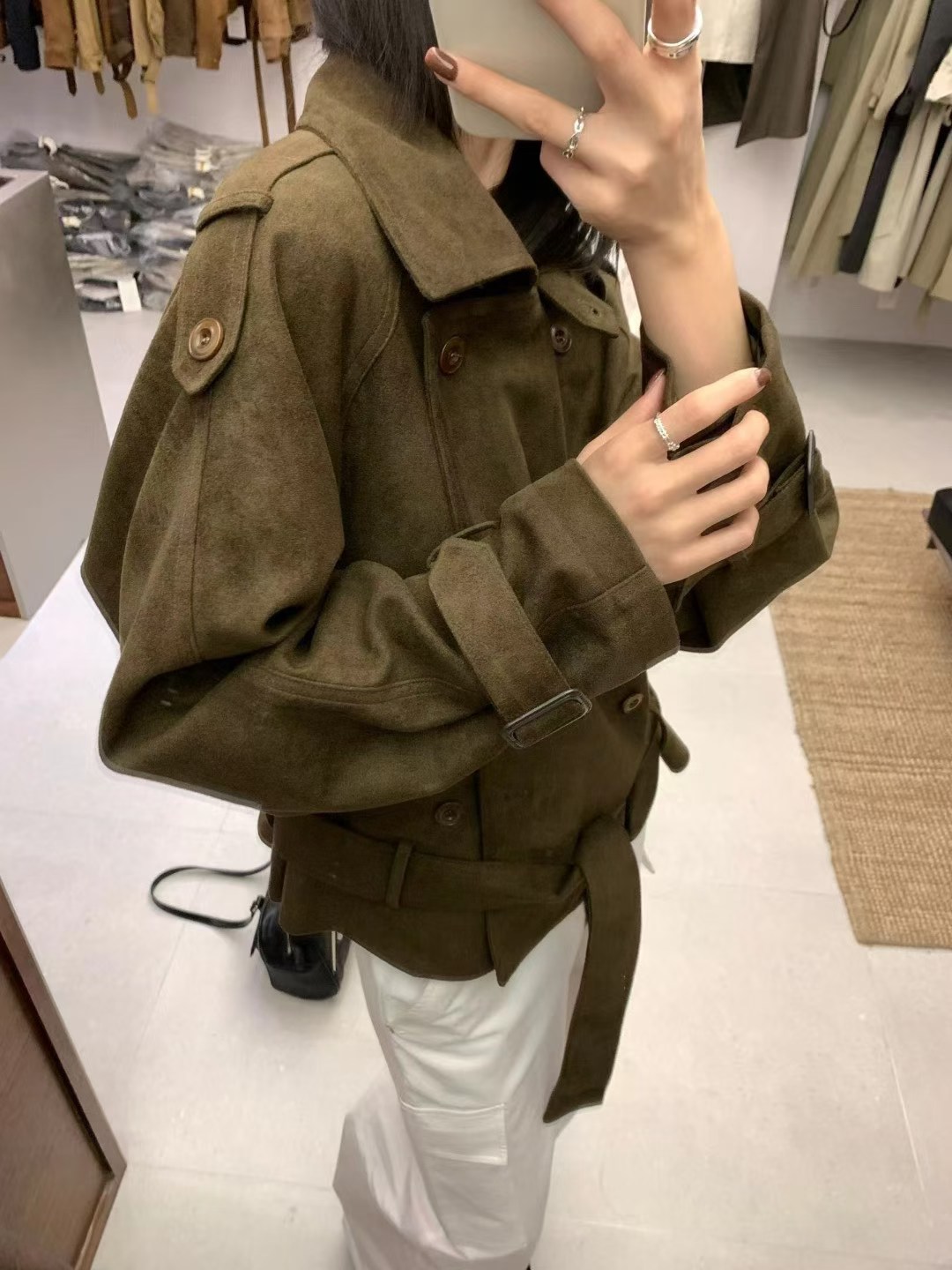 韩系复古麂皮绒小个子短款外套女宽松显瘦百搭秋冬新款设计感风衣