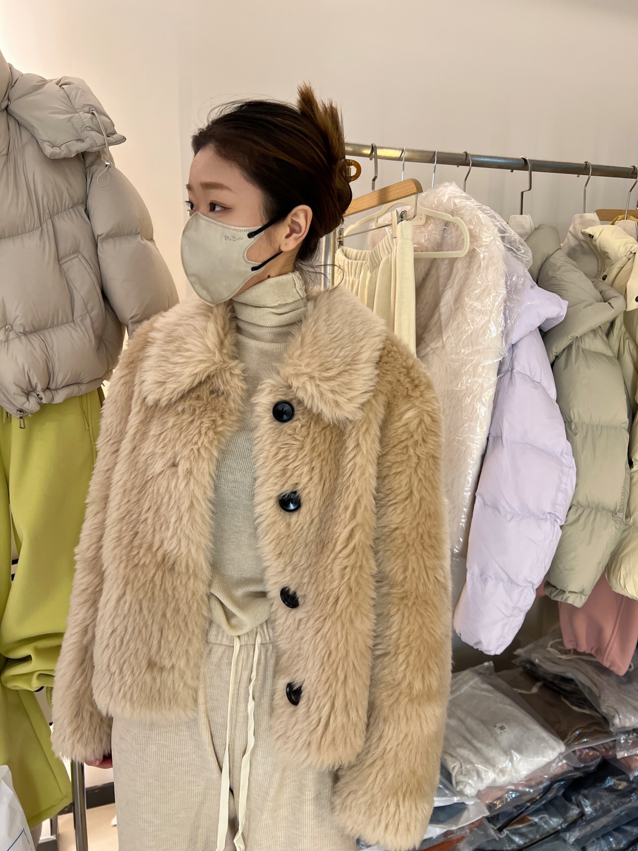 皮毛一体短款羊毛外套轻奢