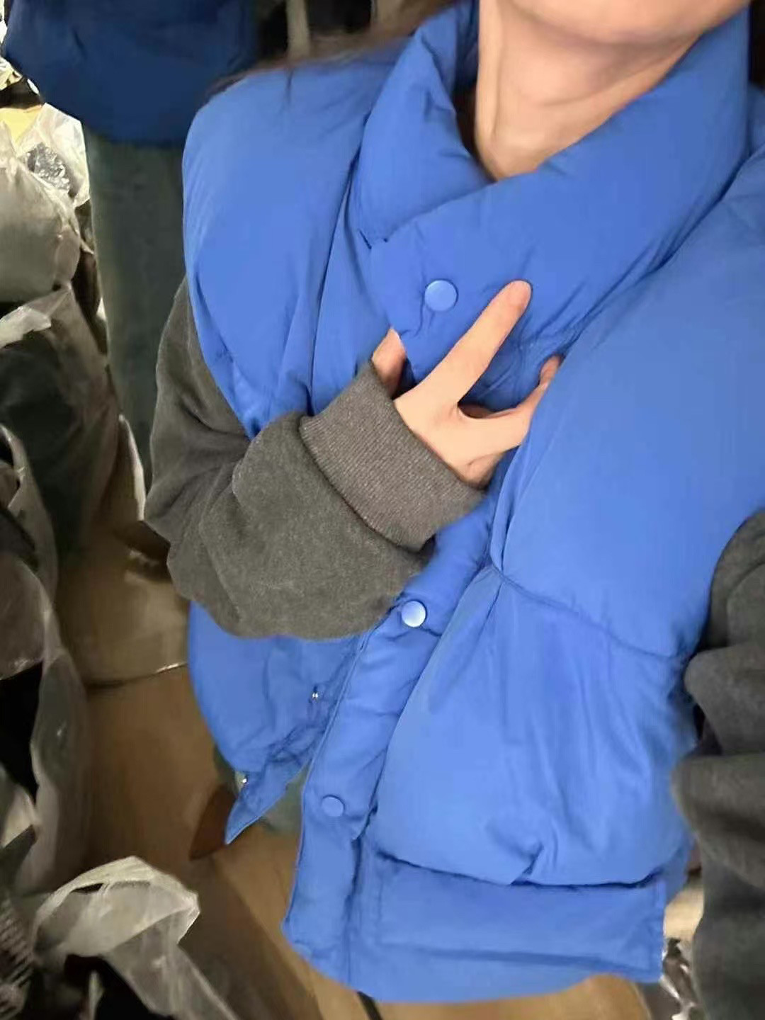 轻薄款白鸭绒韩版宽松立领羽绒服马甲2024秋冬纯色按扣保暖外套女