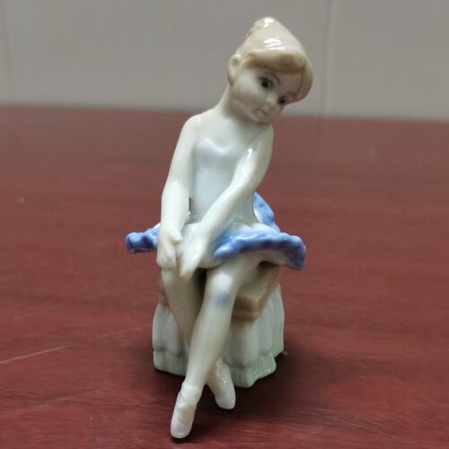 外贸出口原单尾货手绘陶瓷 芭蕾舞女孩  全瓷摆件创意礼品 工艺品