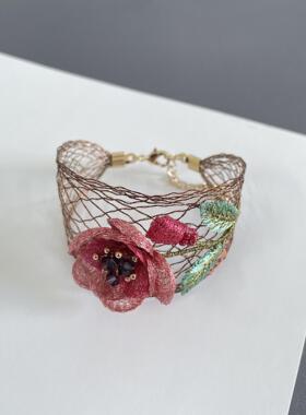 新款优雅复古色调手工编织山茶花手环个性小众款手链首饰配饰时尚