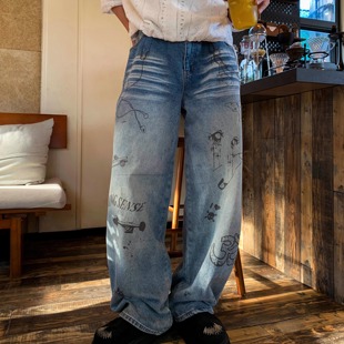 涂鸦手绘风 宽松日常休闲阔腿弯刀牛仔长裤 印花美式 式 款 获衣局