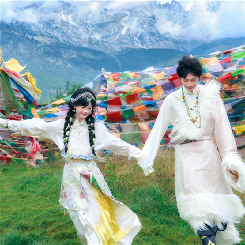 藏族藏服服装情侣新款藏袍少女民族西藏云南旅拍大理写真服饰摄影
