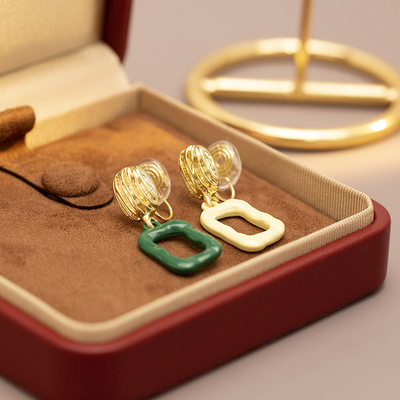 高级感撞色方形几何蚊香盘耳夹