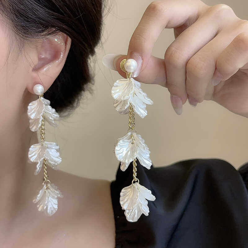 优雅高级感白色贝壳流苏耳环长款显瘦气质耳饰女蚊香盘无耳洞耳夹