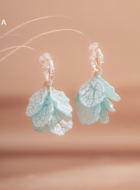 碎裂纹理冰蓝色花瓣耳针度假风穿搭拍照出片蚊香盘耳夹设计感耳饰