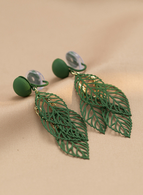 绿色树叶耳环网红气质复古港风2023年新款潮耳饰蚊香盘耳夹无耳洞