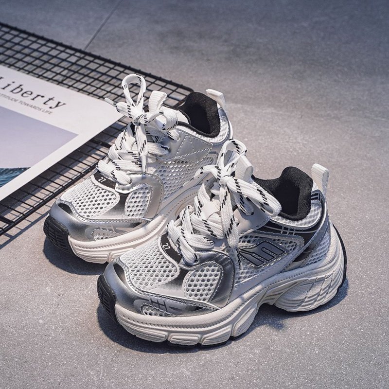 男女童运动鞋2026春夏新款儿童网面透气老爹鞋网红休闲软底跑步鞋