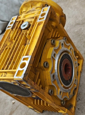 涡轮减速机，NMRC075 功率1.1千瓦 ，速比1：30， 议价