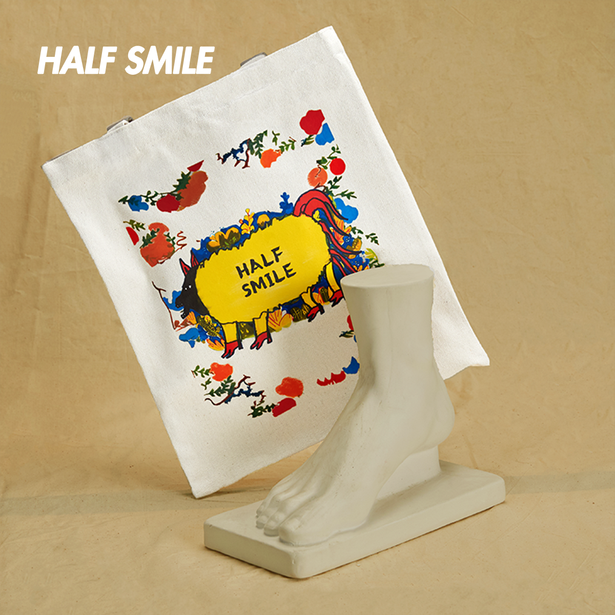 半个微笑魔法袋《五尾羊》帆布包HALFSMILE单肩环保乳白色高级感