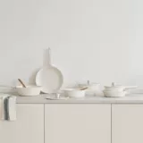 Южнокорейская покупка импортированная прямая почтовая почта Минималистская белая пановола -кукура -атмосфера -фармарная плита. Дополнительная пищевая скова из тушеной скова из маленькой молочной плита