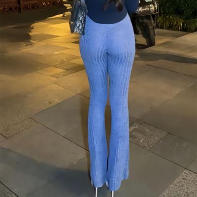 辣妹喇叭裤女裆部拉链弯腰