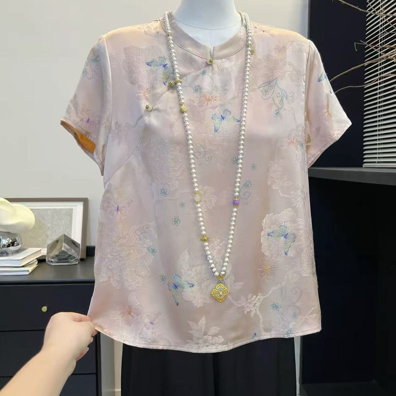 今年流行特惠2026新款新中式国风女装人丝香云纱提花短袖衬衫复古