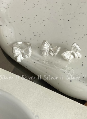 S925银轻奢温柔百搭蝴蝶结耳环