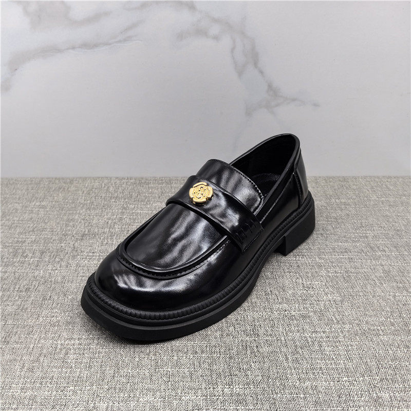 亮面小皮鞋平跟套脚休闲英伦风