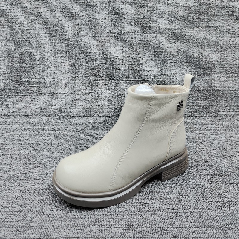 断码处理真皮短筒马丁靴女