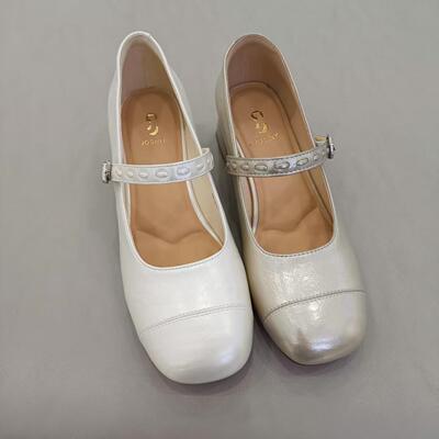 卓诗尼玛丽珍鞋女款2026春秋新款法式优雅一字扣配裙子粗跟小单鞋