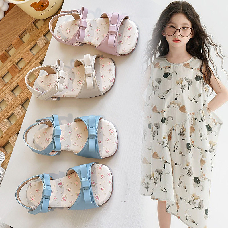 女童凉鞋露趾软底防滑印花复古风2026夏季款儿童鞋子女宝宝公主鞋