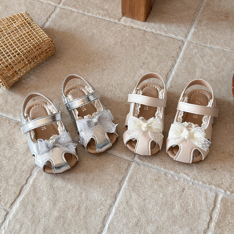 女童公主凉鞋2026新款夏季女孩包头鞋子防滑软底儿童学步鞋沙滩鞋