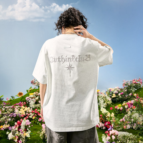 Nuthink重工刺绣八芒星字母T恤男