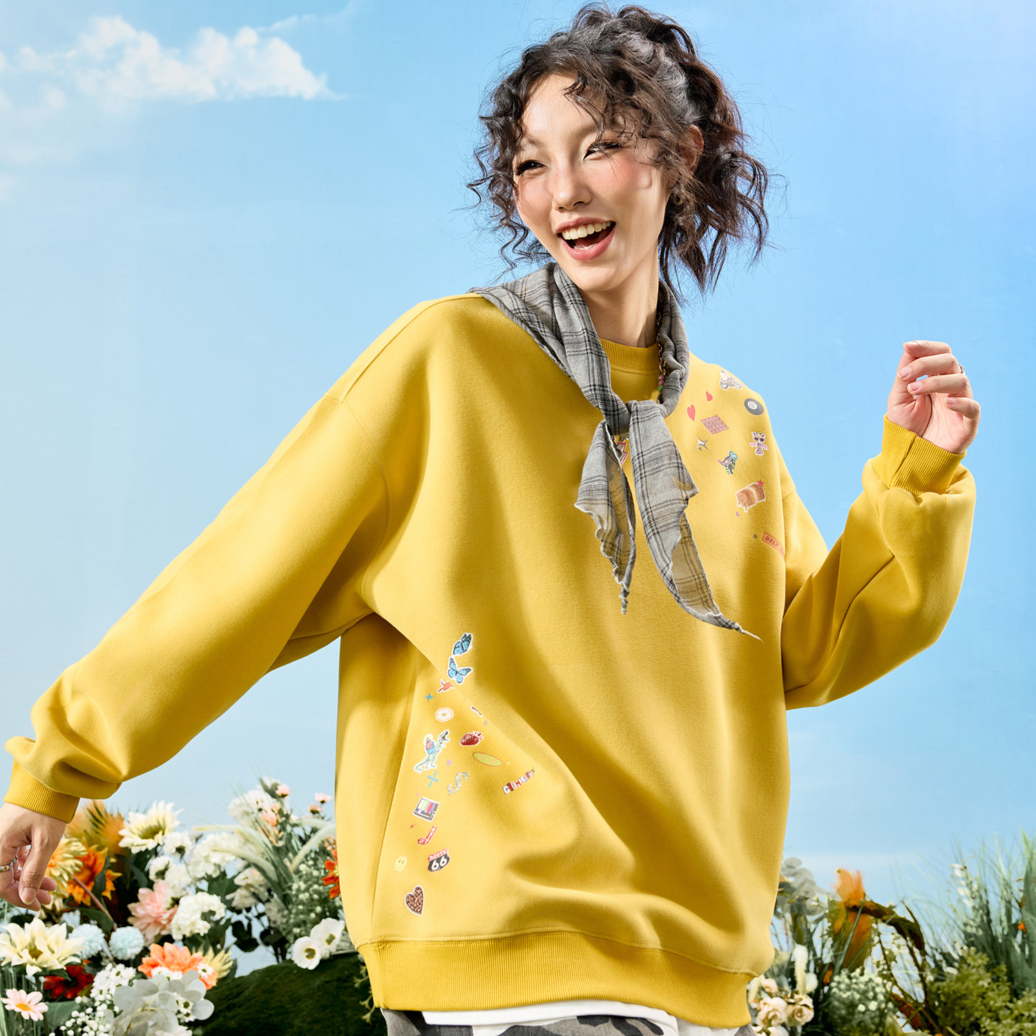 Nuthink美式潮牌卡通贴纸印花圆领卫衣姜黄色情侣男女款2026年春