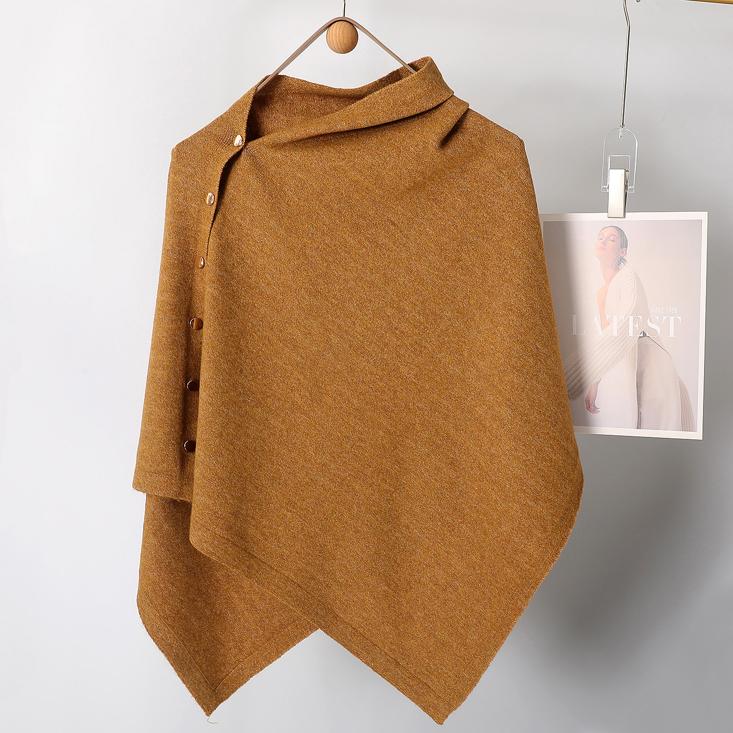 2025新款披肩外搭女春秋针织斗篷披风围巾两用时尚百搭保暖围脖潮