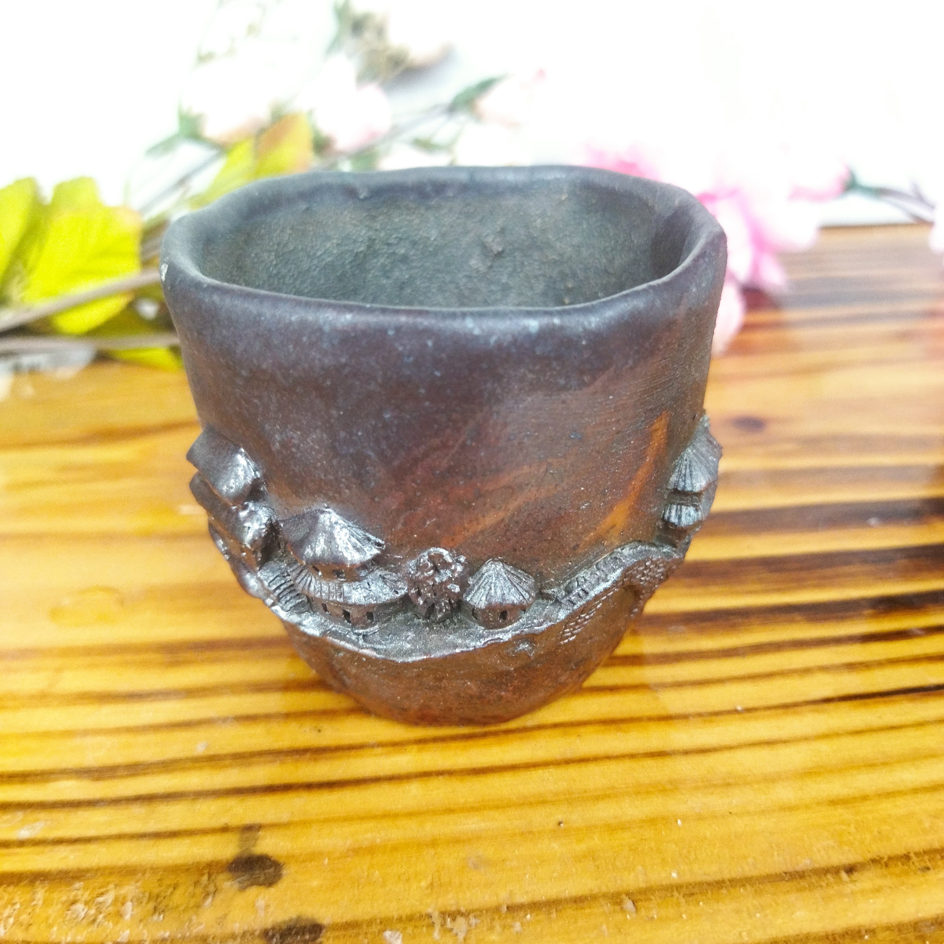 风景系列的杯子铁胎蓝金泥纯手工雕刻柴烧裸烧容量100CC