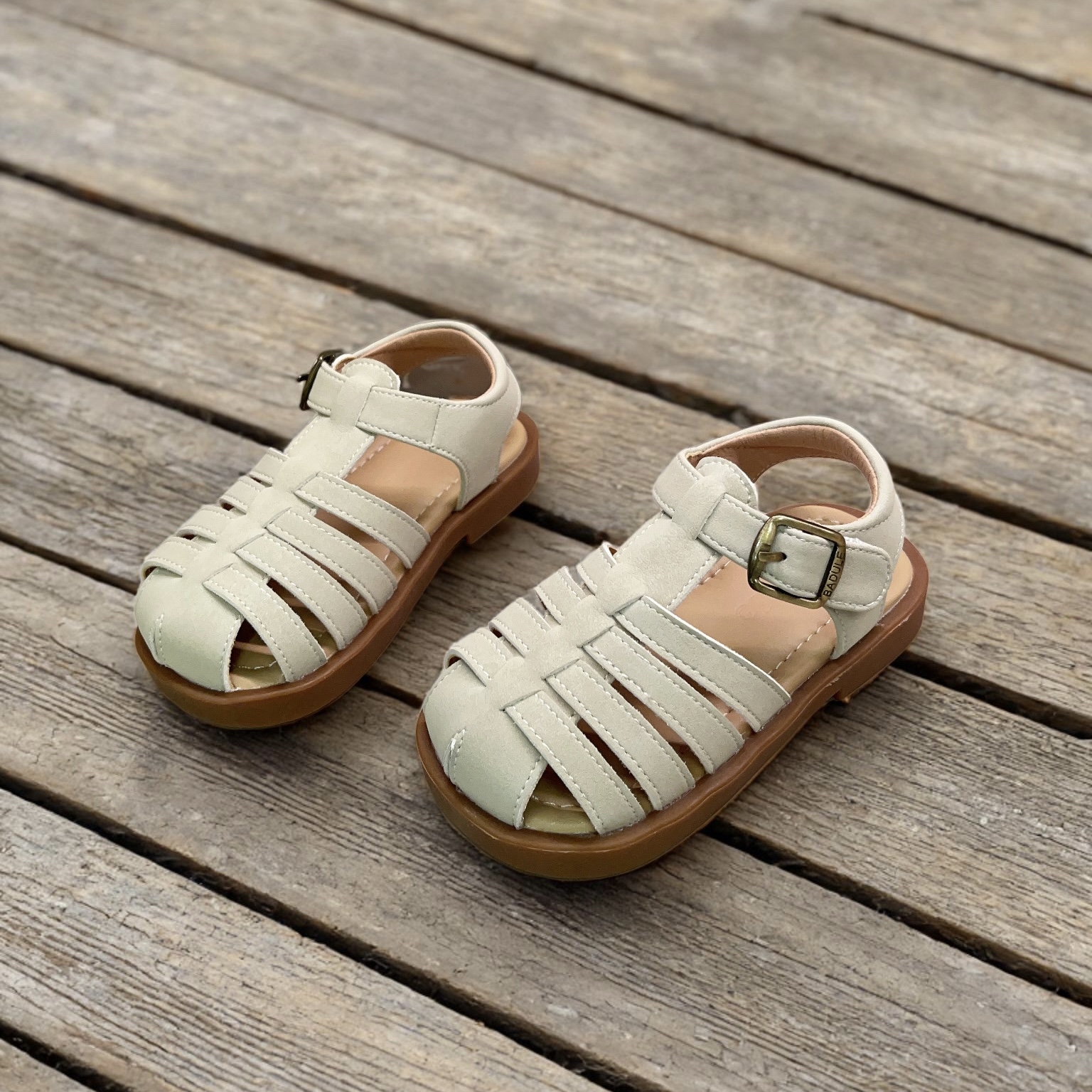 芭杜乐软底轻便女童百搭凉鞋