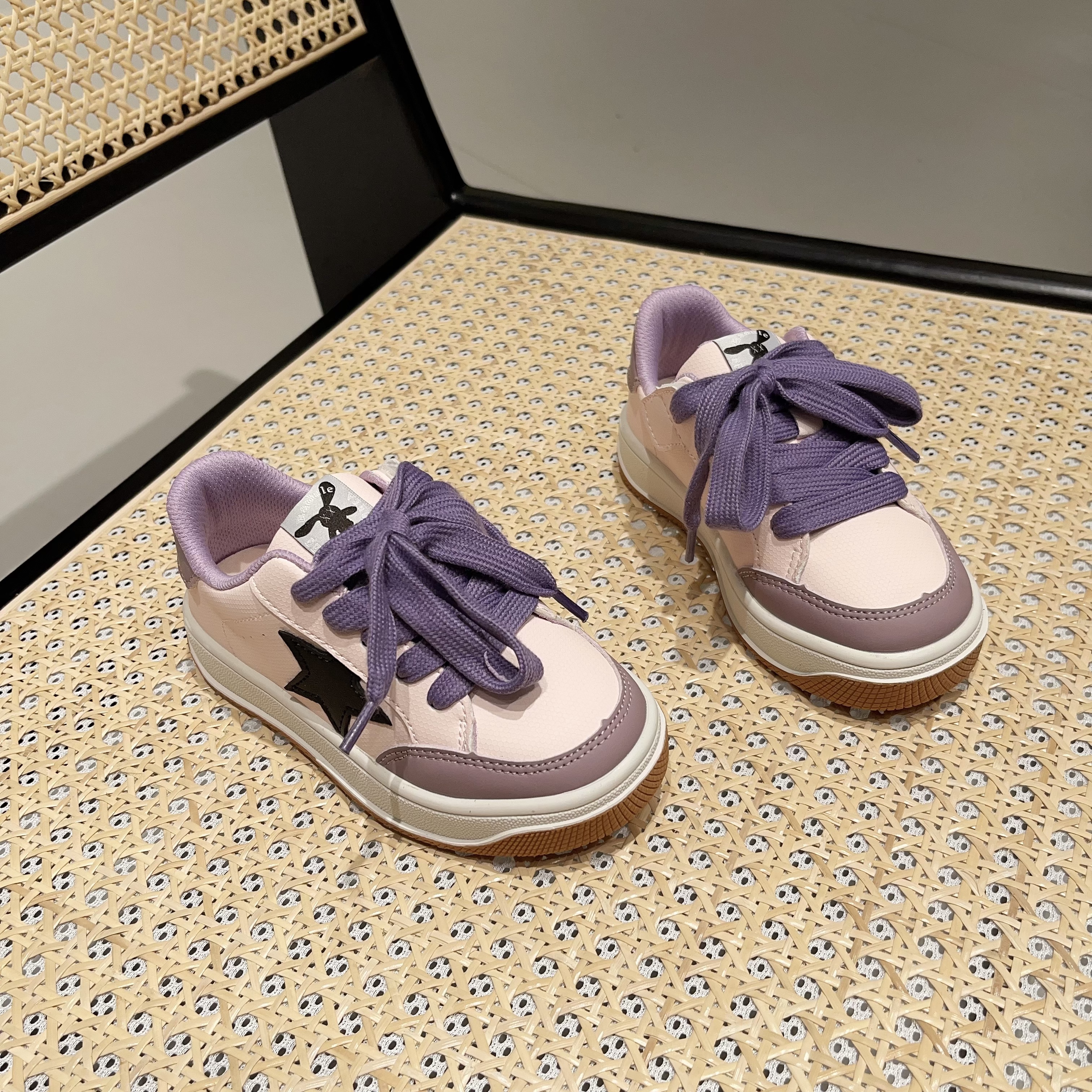 芭杜乐五角星学生魔术贴时尚板鞋