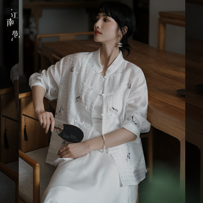 刺绣江南范白色时尚宽松上衣