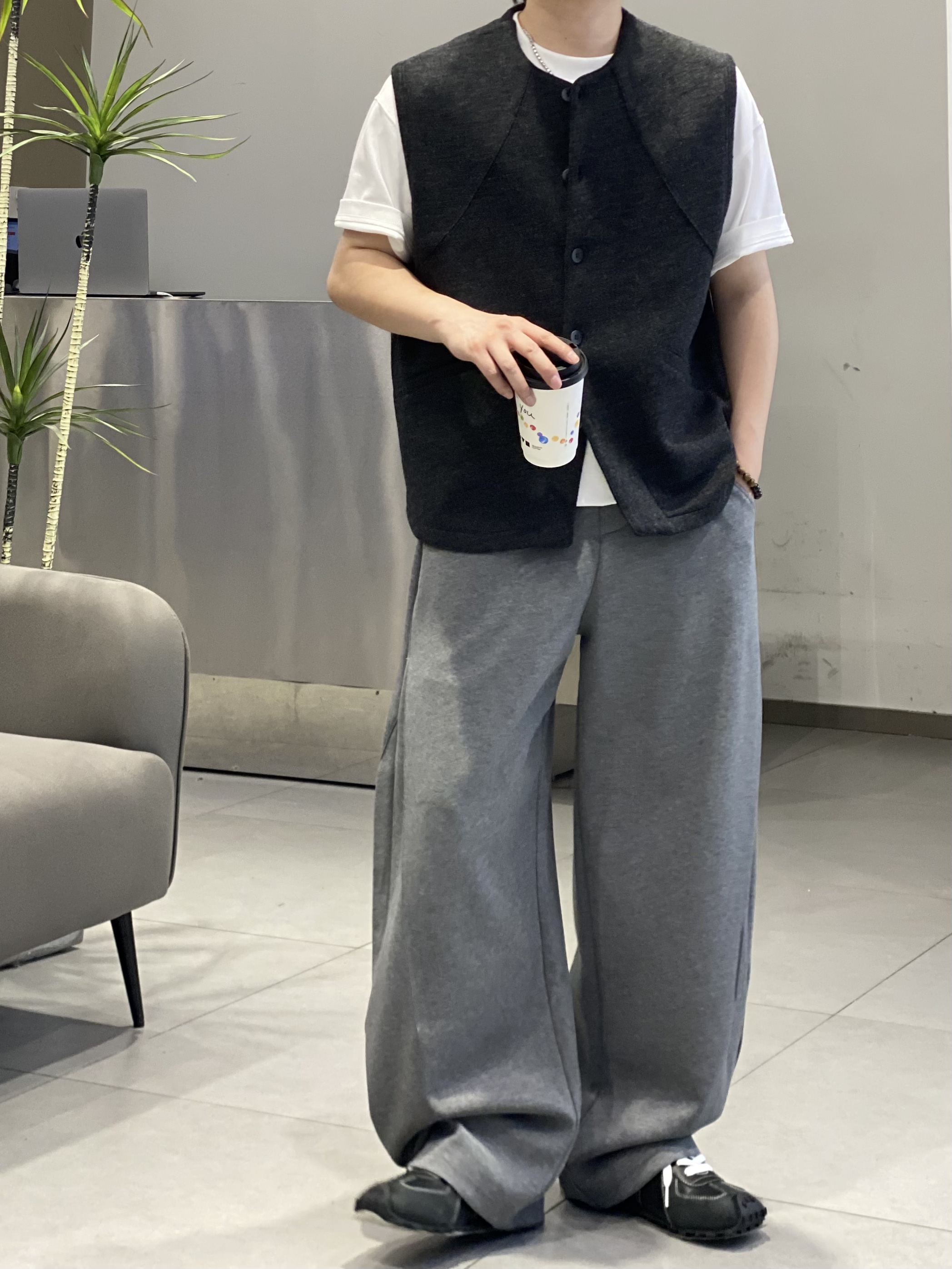 2026秋季新款男装时尚潮流休闲百搭无袖马甲潮牌宽松背心坎肩外套