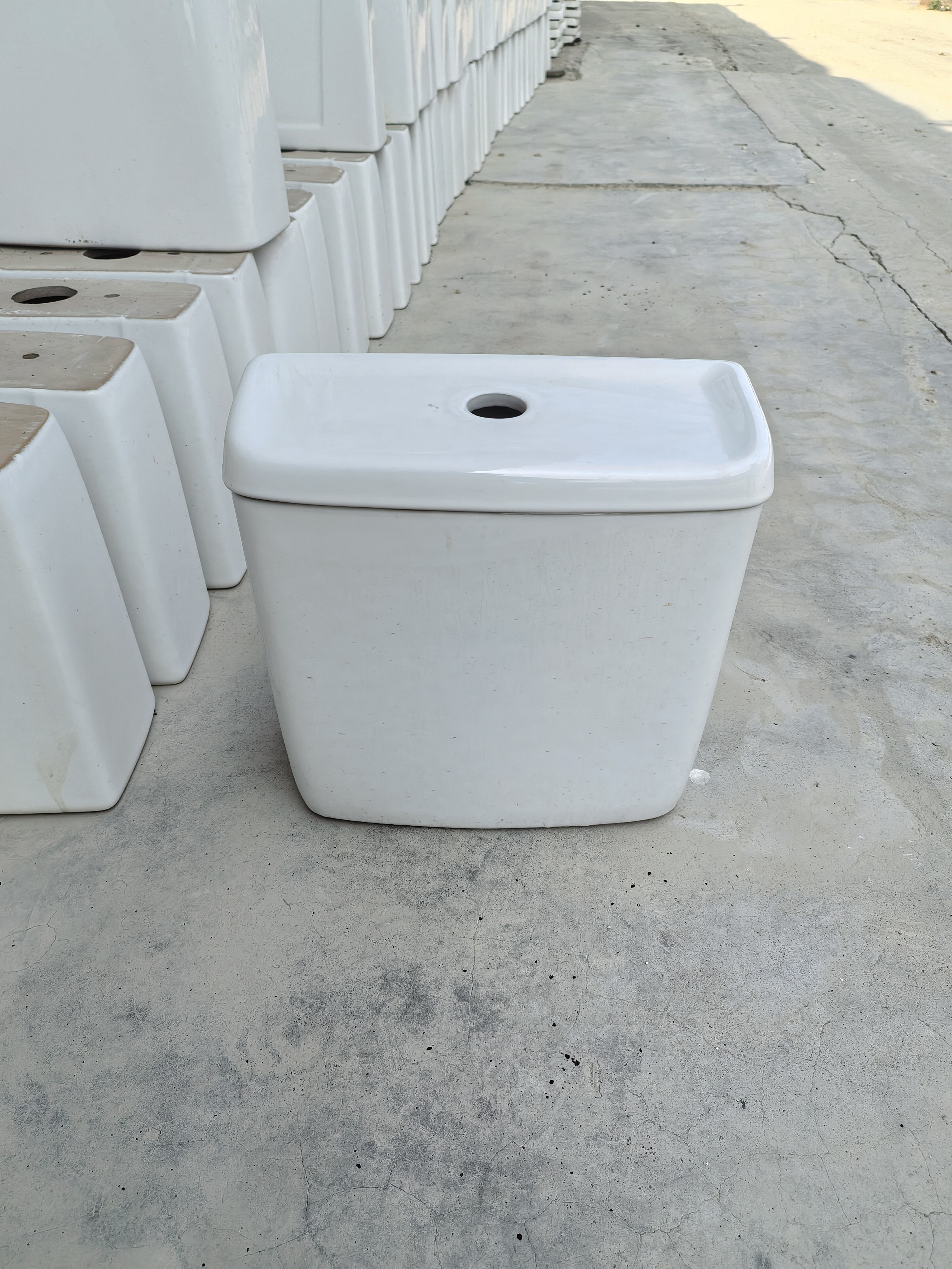 分体马桶水箱套装老式马桶水箱套装马桶陶瓷水箱出口柬埔寨非洲