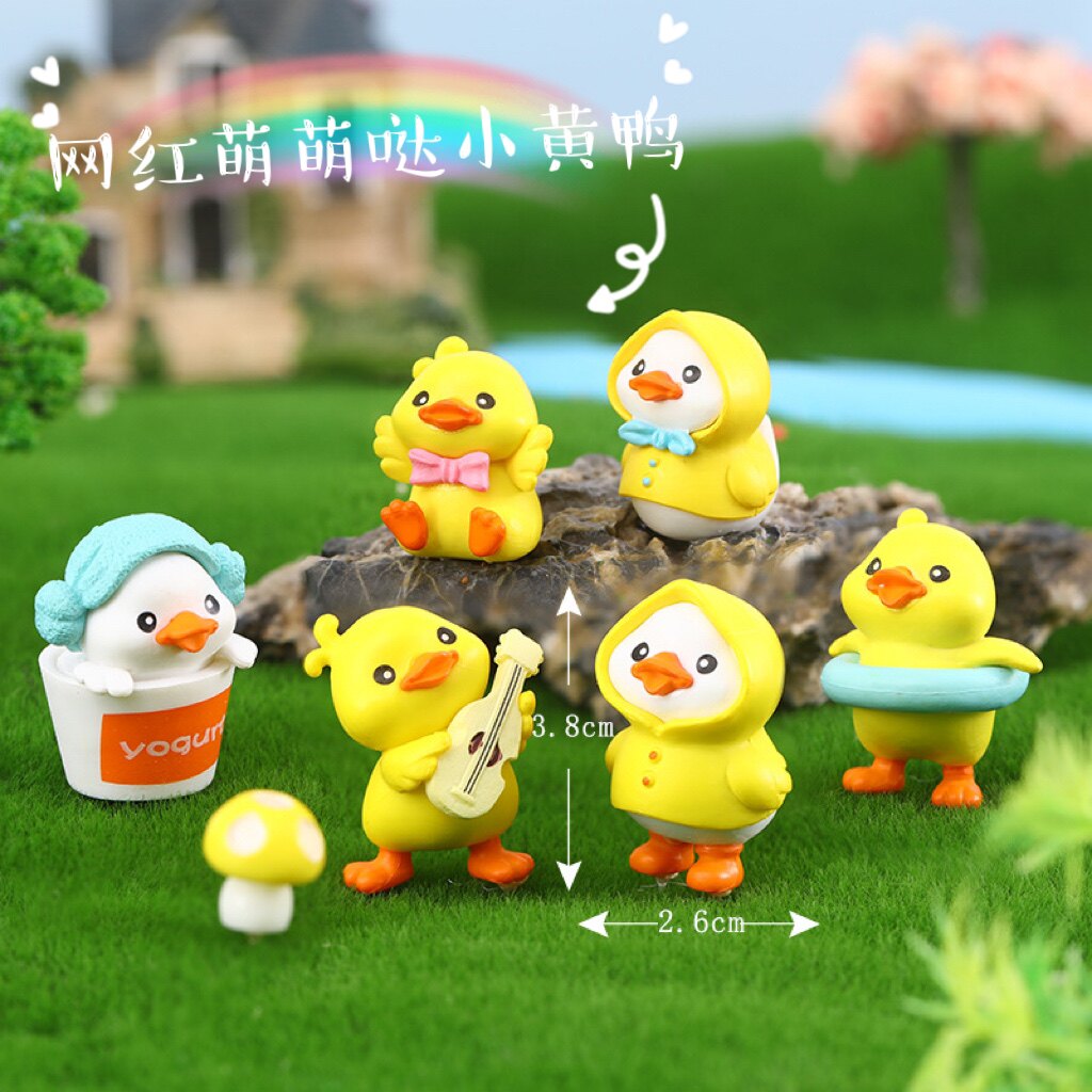 网红卡通可爱小黄鸭子微景观diy公仔汽车载电动车上自愈系小摆件