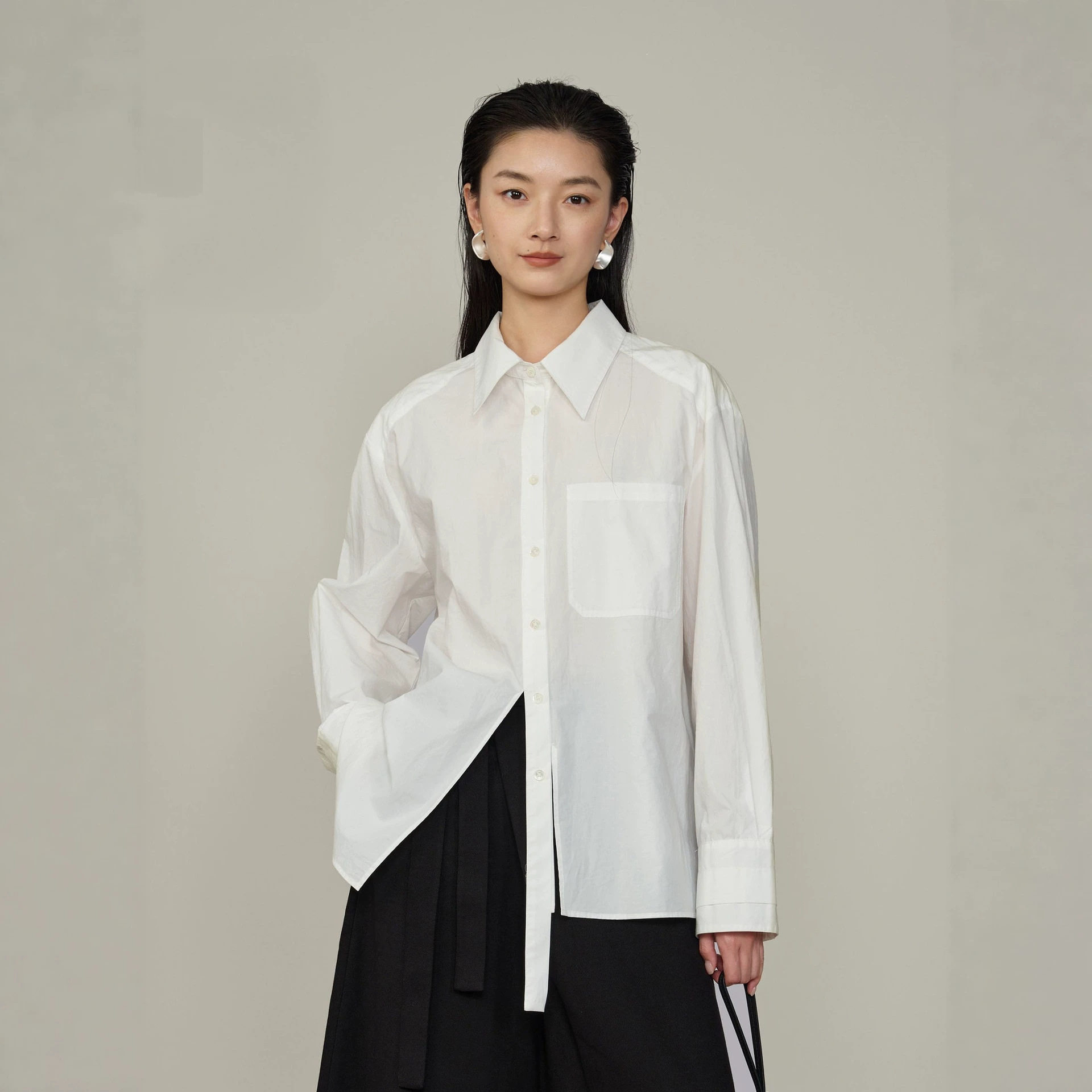 休闲宽松纯棉白色长袖女衬衫