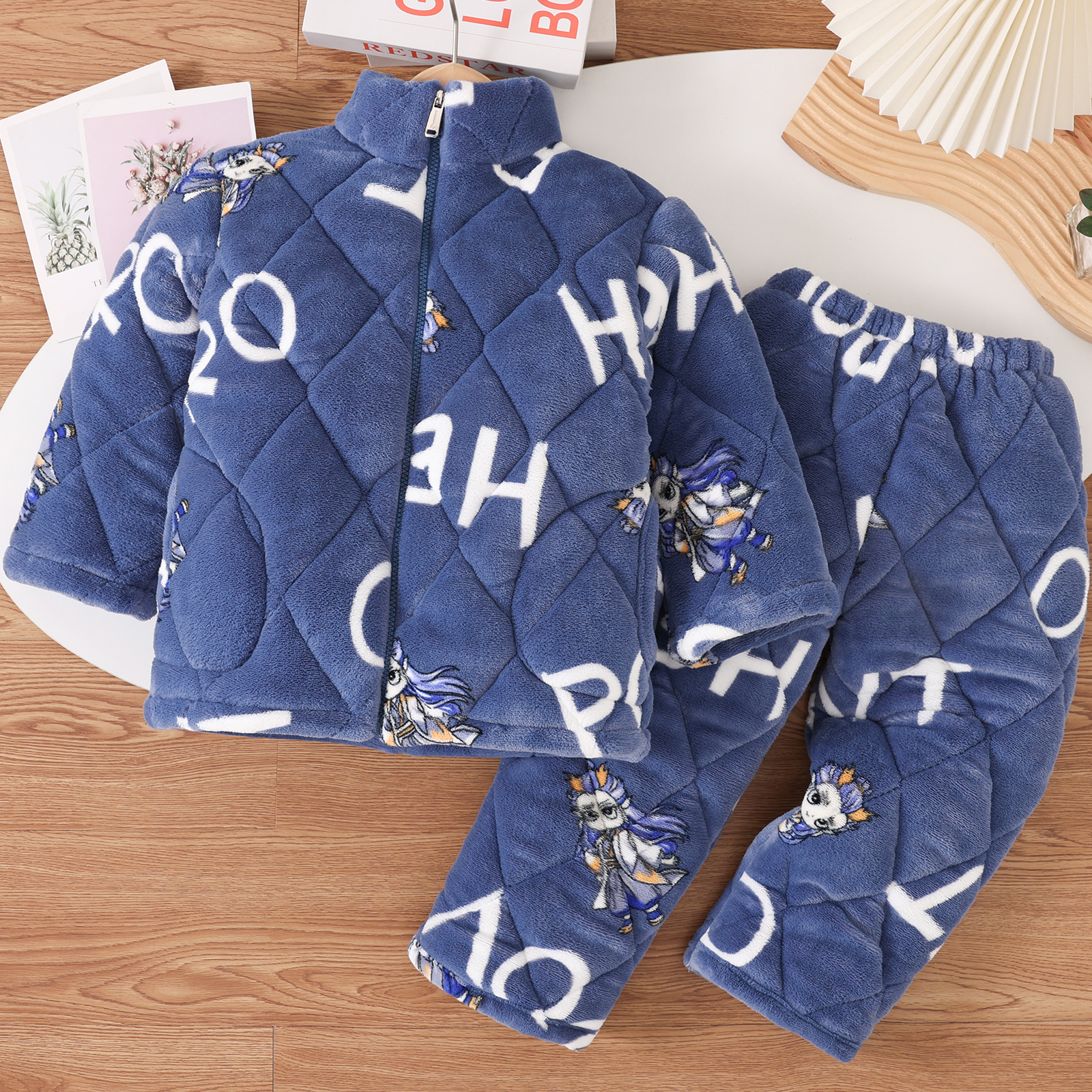 2025年新款三层夹棉儿童睡衣男孩女宝加厚加绒保暖家居服亲子套装