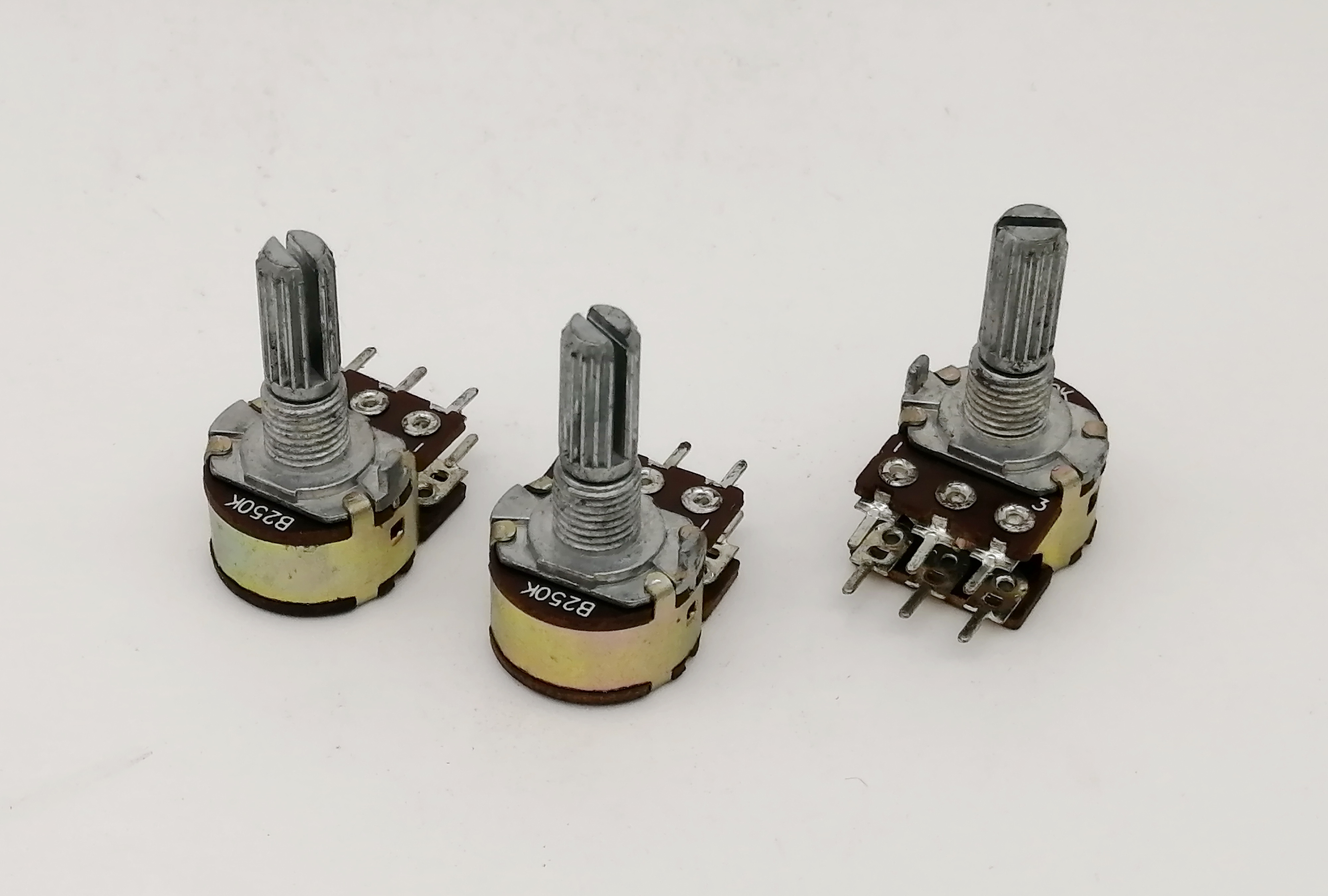 WTH148 16型 双联电位 B250K 功放音响音箱 音量电位器 20mm轴长