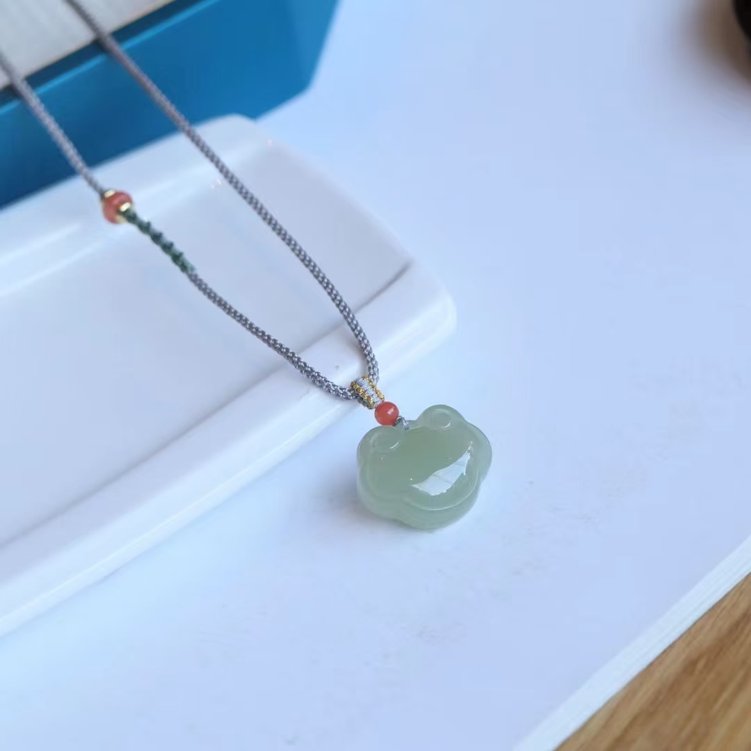 天然和田玉晴水如意锁吊坠女款玉石挂件项链锁骨链项链礼物国风
