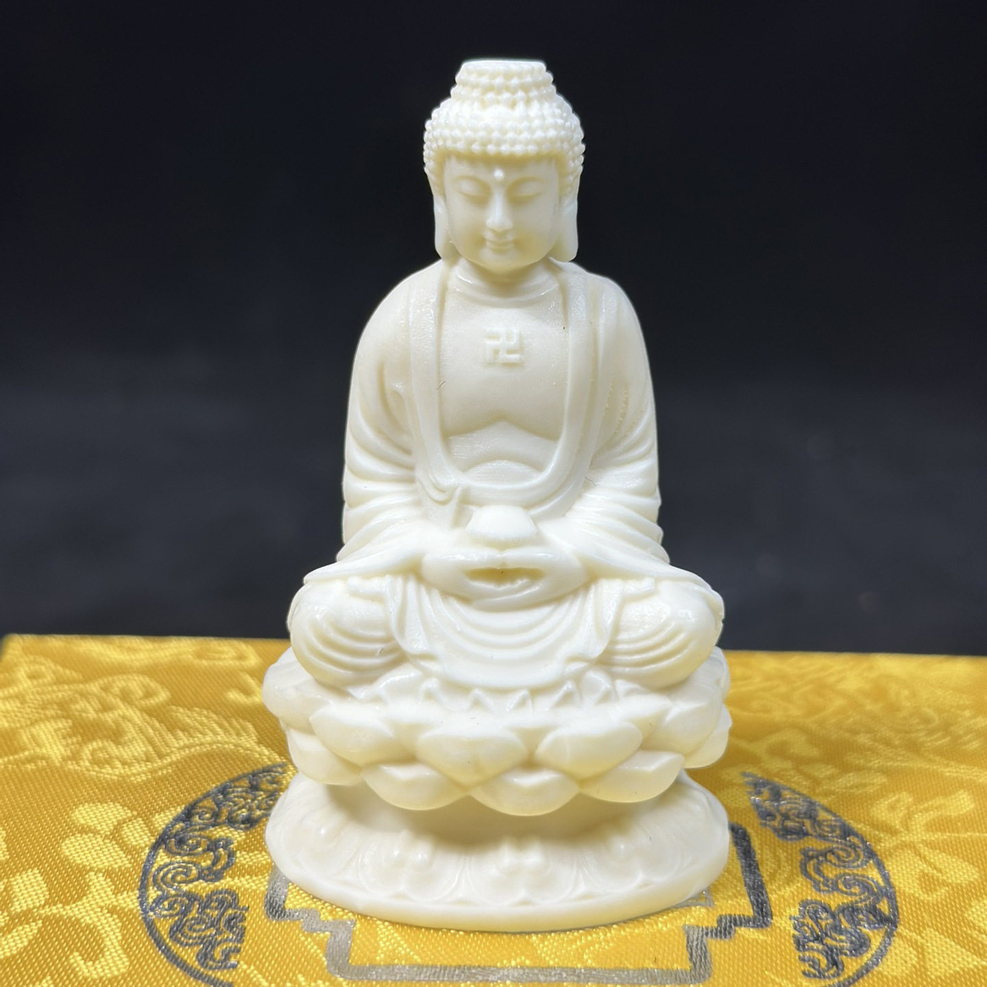 象牙果雕刻释迦摩尼大日如来佛像7*3.8*3.8cm家居桌面工艺品摆件